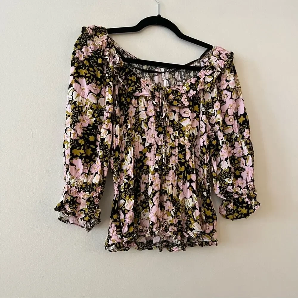 People Sweet Memories Floral Puff Sleeve Blouse